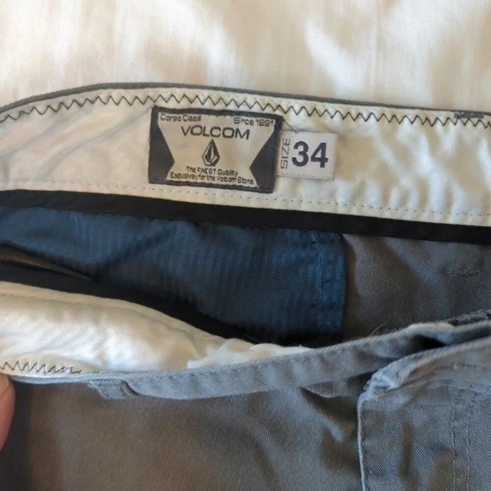 Men's Volcom Shorts – Casual Skate & Streetwear Style